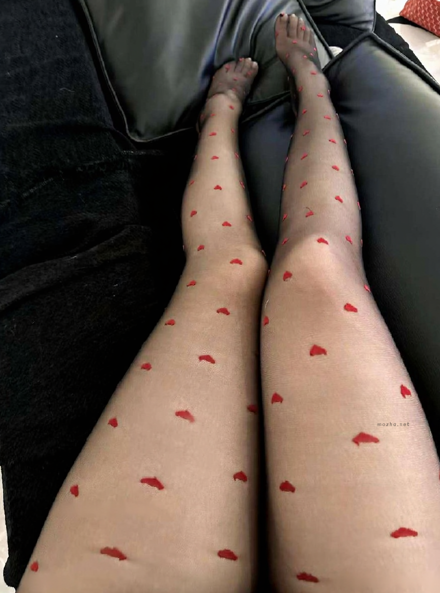 亚亚亚辰 – 波点黑丝【5P】